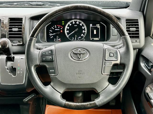 ハイエースバン スーパーGL ダークプライムII 4WD 2.8ディーゼルターボ 5ドア ローダウン バッドフェイス 17インチAW パナソニック9型ナビ フルセグTV ブルーレイ Bluetooth バックモニター内臓ルームミラー ETC ドラレコ(16枚目)