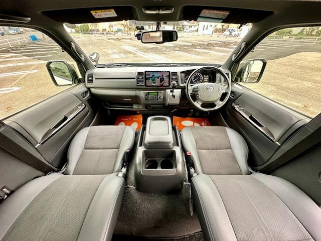 ハイエースバン スーパーGL ダークプライムII 4WD 2.8ディーゼルターボ 5ドア ローダウン バッドフェイス 17インチAW パナソニック9型ナビ フルセグTV ブルーレイ Bluetooth バックモニター内臓ルームミラー ETC ドラレコ(19枚目)