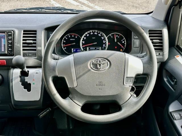 ハイエースバン ロングＤＸ　４ＷＤ　２．８ディーゼルターボ　Ｗエアコン　電格ミラー　純正ナビ　ワンセグＴＶ　Ｂｌｕｅｔｏｏｔｈ　バックカメラ　ＴＳＳ　Ｗエアバッグ（12枚目）