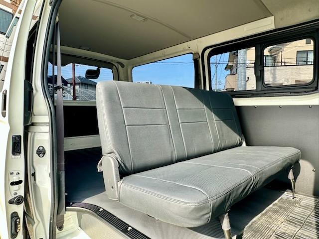 ハイエースバン ロングＤＸ　４ＷＤ　２．８ディーゼルターボ　Ｗエアコン　電格ミラー　純正ナビ　ワンセグＴＶ　Ｂｌｕｅｔｏｏｔｈ　バックカメラ　ＴＳＳ　Ｗエアバッグ（20枚目）