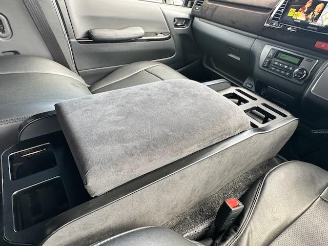 ハイエースバン スーパーＧＬ　ダークプライムＩＩ　２．８ＤＴスーパーＧＬダークプライムＩＩ　９インチワイドナビ・ＴＶ　デジタルインナーミラー　パノラマビュー　両側パワースライドドア　ＴＳＳ　社外１７ＡＷ　オープンカントリータイヤ　黒革調シートカバー（23枚目）