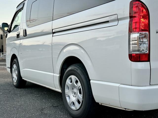 ハイエースバン ロングスーパーＧＬ　５ドアバン２．８ディーゼルＴ　スーパーＧＬロング　ＴＲＤフロントスポイラー純正フルセグナビ　フリップダウンモニター　ＴＳＳ　純正ＬＥＤヘッド　新品シートカバー　新品コンビハンドル（8枚目）