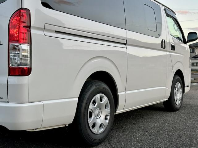 ハイエースバン ロングスーパーＧＬ　５ドアバン２．８ディーゼルＴ　スーパーＧＬロング　ＴＲＤフロントスポイラー純正フルセグナビ　フリップダウンモニター　ＴＳＳ　純正ＬＥＤヘッド　新品シートカバー　新品コンビハンドル（9枚目）