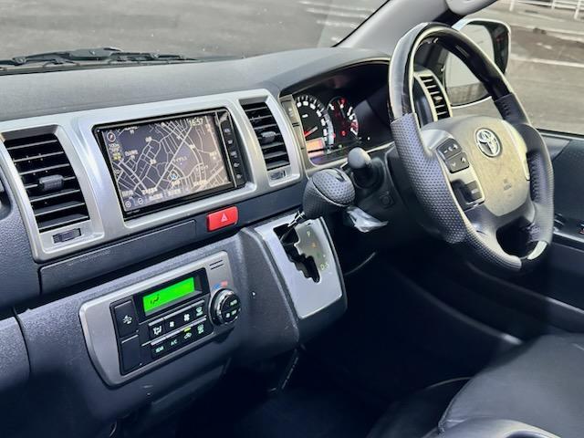 ハイエースバン ロングスーパーＧＬ　５ドアバン２．８ディーゼルＴ　スーパーＧＬロング　ＴＲＤフロントスポイラー純正フルセグナビ　フリップダウンモニター　ＴＳＳ　純正ＬＥＤヘッド　新品シートカバー　新品コンビハンドル（18枚目）