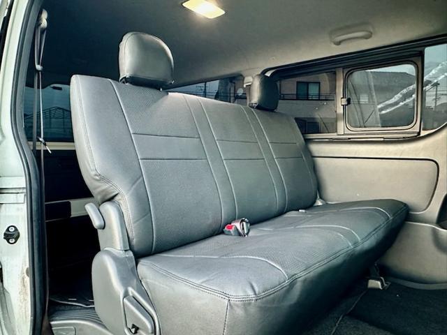 ハイエースバン ロングスーパーＧＬ　５ドアバン２．８ディーゼルＴ　スーパーＧＬロング　ＴＲＤフロントスポイラー純正フルセグナビ　フリップダウンモニター　ＴＳＳ　純正ＬＥＤヘッド　新品シートカバー　新品コンビハンドル（22枚目）