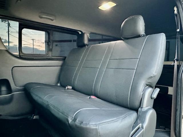 ハイエースバン ロングスーパーＧＬ　５ドアバン２．８ディーゼルＴ　スーパーＧＬロング　ＴＲＤフロントスポイラー純正フルセグナビ　フリップダウンモニター　ＴＳＳ　純正ＬＥＤヘッド　新品シートカバー　新品コンビハンドル（23枚目）