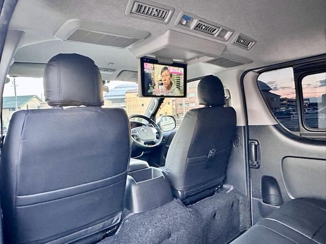 ハイエースバン ロングスーパーＧＬ　５ドアバン２．８ディーゼルＴ　スーパーＧＬロング　ＴＲＤフロントスポイラー純正フルセグナビ　フリップダウンモニター　ＴＳＳ　純正ＬＥＤヘッド　新品シートカバー　新品コンビハンドル（24枚目）