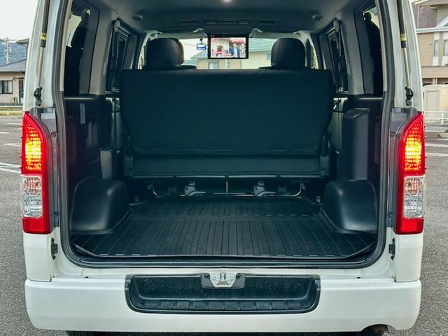ハイエースバン ロングスーパーＧＬ　５ドアバン２．８ディーゼルＴ　スーパーＧＬロング　ＴＲＤフロントスポイラー純正フルセグナビ　フリップダウンモニター　ＴＳＳ　純正ＬＥＤヘッド　新品シートカバー　新品コンビハンドル（26枚目）