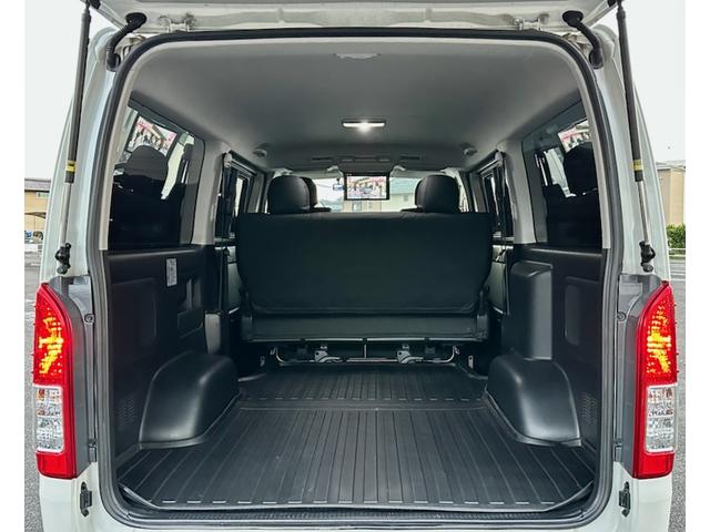 ハイエースバン ロングスーパーＧＬ　５ドアバン２．８ディーゼルＴ　スーパーＧＬロング　ＴＲＤフロントスポイラー純正フルセグナビ　フリップダウンモニター　ＴＳＳ　純正ＬＥＤヘッド　新品シートカバー　新品コンビハンドル（27枚目）