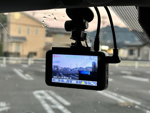 ハイエースバン ロングスーパーＧＬ　５ドアバン２．８ディーゼルＴ　スーパーＧＬロング　ＴＲＤフロントスポイラー純正フルセグナビ　フリップダウンモニター　ＴＳＳ　純正ＬＥＤヘッド　新品シートカバー　新品コンビハンドル（36枚目）