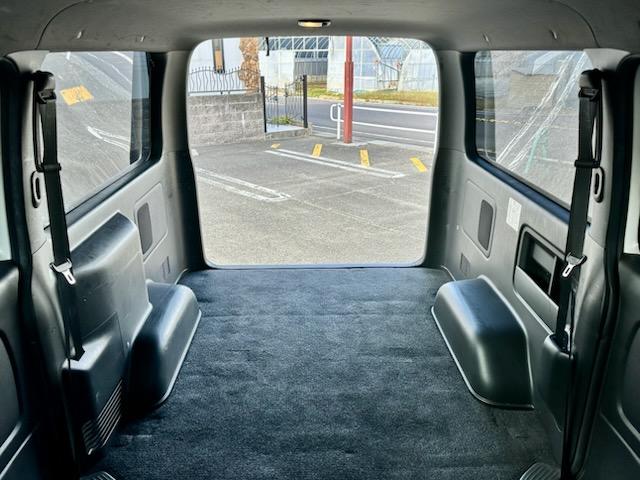 ハイエースバン スーパーＧＬ　ダークプライムＩＩ　５Ｄ２．８ＤＴスーパーＧＬダークプライムＩＩロング　フロント＆バックソナー　Ｗエアバッグ　純正コンビハンドル（30枚目）