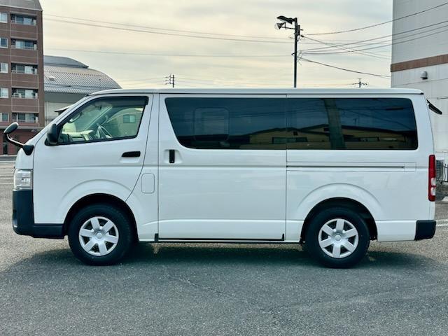 ハイエースバン ロングDX 5ドアバン3.0ディーゼルT DXロング 4WD 純正ナビ Bluetooth バックカメラ Wエアバッグ(5枚目)