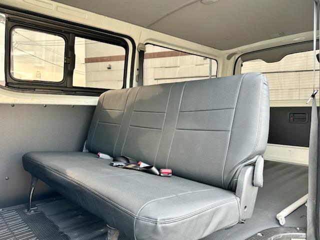 ハイエースバン ロングDX 5ドアバン3.0ディーゼルT DXロング 4WD 純正ナビ Bluetooth バックカメラ Wエアバッグ(24枚目)
