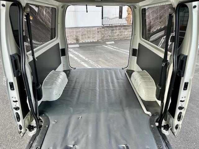 ハイエースバン ロングDX 5ドアバン3.0ディーゼルT DXロング 4WD 純正ナビ Bluetooth バックカメラ Wエアバッグ(32枚目)