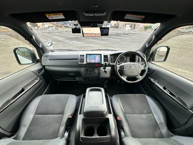 ハイエースバン スーパーGL ダークプライムII 2.8ディーゼルターボ TSS 両側パワースライドドア クリアランスソナー 8インチ社外ナビ フルセグTV BLUETOOTH ETC AC100Vコンセント ドライブレコーダー Wエアバッグ(17枚目)