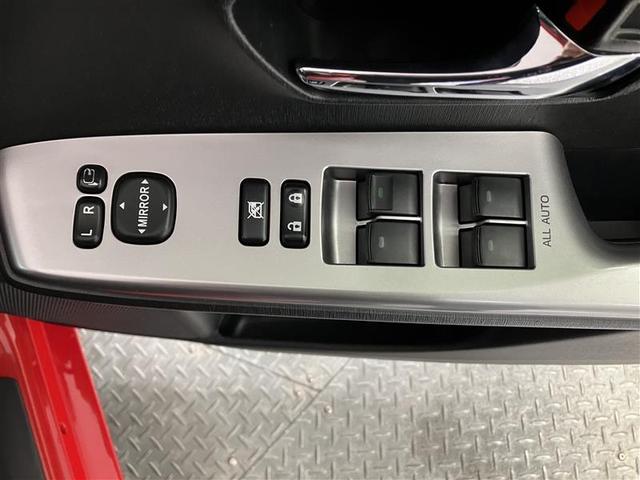 プリウスα Ｓ　スマキ－　リモコンキー　横滑り防止装置付き　ＰＷ　Ｂカメラ　ナビ・ＴＶ　サイドエアＢ　ワンオナ　ドライブレコーダー　ＥＴＣ車載器　ＡＢＳ付き　アルミホイール　メモリーナビゲーション　パワーステアリング（32枚目）