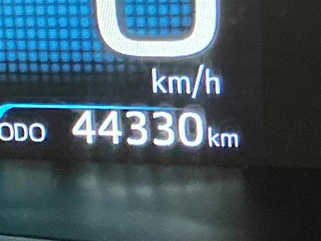 プリウス Sツーリングセレクション エアバック 地デジ 1オーナー車 Bモニ LEDヘッド オートクルーズ 横滑り防止 サイドエアバック ドラレコ付き ETC スマートキー メモリ-ナビ 助手席エアバック ナビTV ABS AW(12枚目)