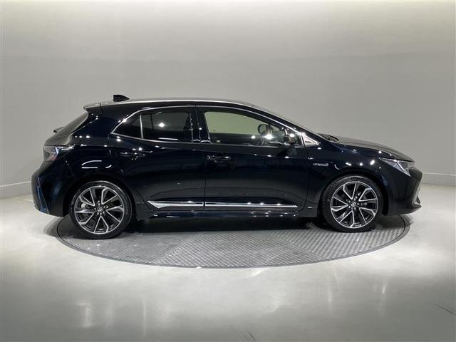 カローラスポーツ ハイブリッドＧ　Ｚ　サイドエアバック　前後誤発進抑制　スマートキーシステム　Ｂモニ　オートクルーズ　ＬＥＤライト　エアバック　オートエアコン　地デジ　ナビＴＶ　ＡＷ　デュアルエアバッグ　キーレス　パワステ　ＡＢＳ　ＥＴＣ（3枚目）