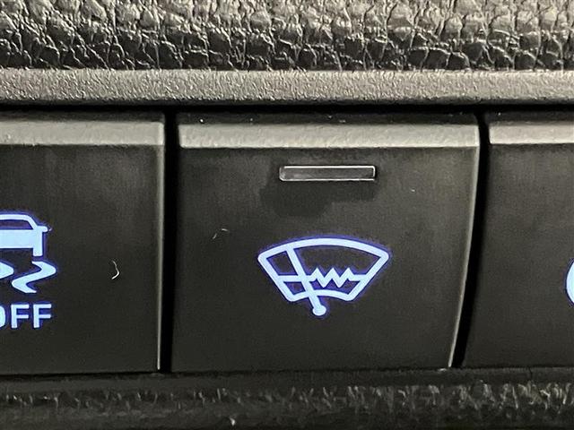 カローラスポーツ ハイブリッドＧ　Ｚ　サイドエアバック　前後誤発進抑制　スマートキーシステム　Ｂモニ　オートクルーズ　ＬＥＤライト　エアバック　オートエアコン　地デジ　ナビＴＶ　ＡＷ　デュアルエアバッグ　キーレス　パワステ　ＡＢＳ　ＥＴＣ（25枚目）