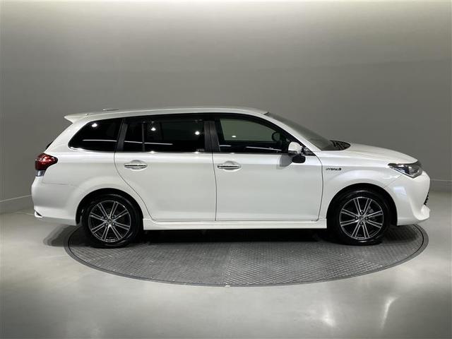 カローラフィールダー ハイブリッドＧ　ダブルバイビー　ＰＣＳ　インテリキー　横滑防止　ミュージックプレイヤー接続可　フルセグＴＶ　ＬＥＤヘッドライト　オートエアコン　ワンオーナー　ＥＴＣ　アルミホイール　キーフリーシステム　サイドエアバッグ　ナビＴＶ（3枚目）