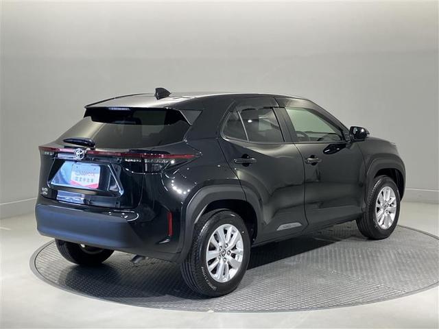 ヤリスクロス Ｇ　地デジＴＶ　リヤカメラ　スマートエントリー　イモビライザー　オートエアコン　ＬＥＤライト　アルミホイール　キーレス　パワーウィンドウ　クルコン　ＡＢＳ　ワンオーナー　メモリーナビ　エアバッグ　ナビＴＶ（4枚目）