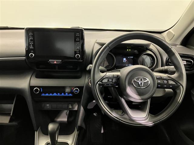 ヤリスクロス Ｇ　地デジＴＶ　リヤカメラ　スマートエントリー　イモビライザー　オートエアコン　ＬＥＤライト　アルミホイール　キーレス　パワーウィンドウ　クルコン　ＡＢＳ　ワンオーナー　メモリーナビ　エアバッグ　ナビＴＶ（5枚目）