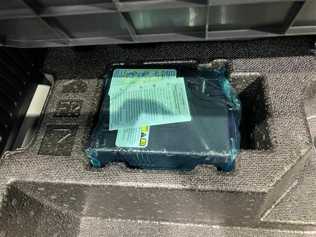 ハリアーハイブリッド Z レザーパッケージ パノラマサンルーフ エアロ 地デジ 横滑防止 Bモニター 革 LEDライト パワーウィンドウ クルコン スマートキ- 助手席エアバック パワーシート エアバッグ オートエアコン ナビTV ETC(36枚目)