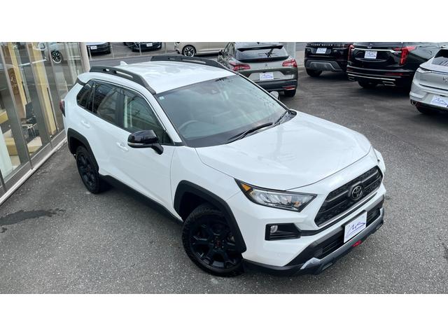ＲＡＶ４ アドベンチャー　オフロードパッケージ　ディスプレイオーディオナビ・バックカメラ・ＬＥＤインテリアイルミ・パワーシート・パワーバックドア・シートヒーター＆ベンチレーション・前後ドライブレコーダー・ビルトインＥＴＣ・ＢＳＭ・ＲＴＡ・禁煙車（5枚目）
