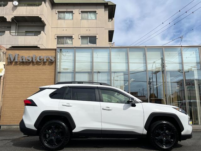 ＲＡＶ４ アドベンチャー　オフロードパッケージ　ディスプレイオーディオナビ・バックカメラ・ＬＥＤインテリアイルミ・パワーシート・パワーバックドア・シートヒーター＆ベンチレーション・前後ドライブレコーダー・ビルトインＥＴＣ・ＢＳＭ・ＲＴＡ・禁煙車（7枚目）