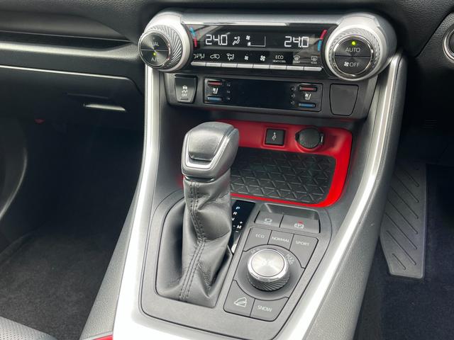 ＲＡＶ４ アドベンチャー　オフロードパッケージ　ディスプレイオーディオナビ・バックカメラ・ＬＥＤインテリアイルミ・パワーシート・パワーバックドア・シートヒーター＆ベンチレーション・前後ドライブレコーダー・ビルトインＥＴＣ・ＢＳＭ・ＲＴＡ・禁煙車（20枚目）