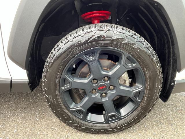 ＲＡＶ４ アドベンチャー　オフロードパッケージ　ディスプレイオーディオナビ・バックカメラ・ＬＥＤインテリアイルミ・パワーシート・パワーバックドア・シートヒーター＆ベンチレーション・前後ドライブレコーダー・ビルトインＥＴＣ・ＢＳＭ・ＲＴＡ・禁煙車（71枚目）