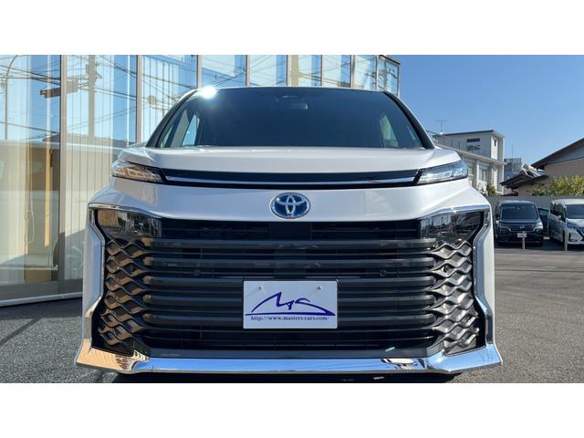 ヴォクシー ハイブリッドＳ－Ｚ　・１０．５型ナビＴＶ・１３．２型有機ＥＬ後席モニター・ＣＤ／ＤＶＤデッキ・快適利便パッケージ・アドバンスドドライブ・パワーバックドア・前後シートヒーター・ＡＣ１００Ｖ１５００Ｗ・ＨＤＭＩ・ＥＴＣ２．０（3枚目）