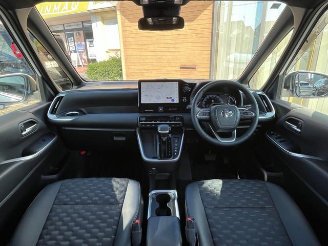 ヴォクシー ハイブリッドＳ－Ｚ　・１０．５型ナビＴＶ・１３．２型有機ＥＬ後席モニター・ＣＤ／ＤＶＤデッキ・快適利便パッケージ・アドバンスドドライブ・パワーバックドア・前後シートヒーター・ＡＣ１００Ｖ１５００Ｗ・ＨＤＭＩ・ＥＴＣ２．０（13枚目）