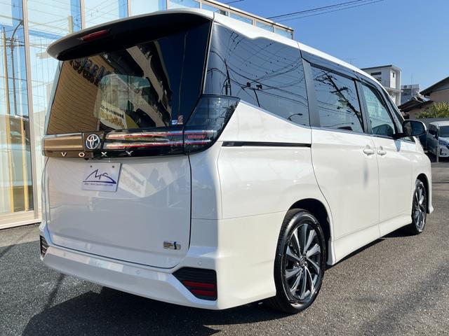 ヴォクシー ハイブリッドＳ－Ｚ　・１０．５型ナビＴＶ・１３．２型有機ＥＬ後席モニター・ＣＤ／ＤＶＤデッキ・快適利便パッケージ・アドバンスドドライブ・パワーバックドア・前後シートヒーター・ＡＣ１００Ｖ１５００Ｗ・ＨＤＭＩ・ＥＴＣ２．０（42枚目）