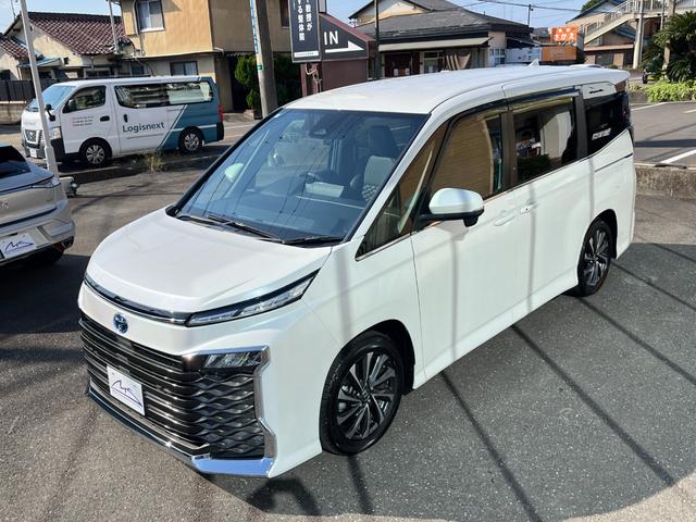 ヴォクシー ハイブリッドＳ－Ｚ　・１０．５型ナビＴＶ・１３．２型有機ＥＬ後席モニター・ＣＤ／ＤＶＤデッキ・快適利便パッケージ・アドバンスドドライブ・パワーバックドア・前後シートヒーター・ＡＣ１００Ｖ１５００Ｗ・ＨＤＭＩ・ＥＴＣ２．０（43枚目）