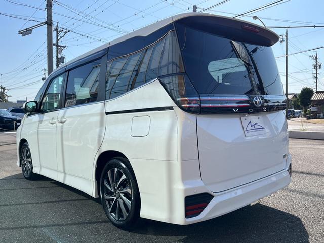 ヴォクシー ハイブリッドＳ－Ｚ　・１０．５型ナビＴＶ・１３．２型有機ＥＬ後席モニター・ＣＤ／ＤＶＤデッキ・快適利便パッケージ・アドバンスドドライブ・パワーバックドア・前後シートヒーター・ＡＣ１００Ｖ１５００Ｗ・ＨＤＭＩ・ＥＴＣ２．０（45枚目）