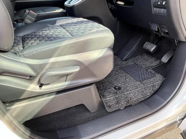 ヴォクシー ハイブリッドＳ－Ｚ　・１０．５型ナビＴＶ・１３．２型有機ＥＬ後席モニター・ＣＤ／ＤＶＤデッキ・快適利便パッケージ・アドバンスドドライブ・パワーバックドア・前後シートヒーター・ＡＣ１００Ｖ１５００Ｗ・ＨＤＭＩ・ＥＴＣ２．０（49枚目）