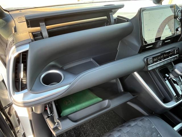 ヴォクシー ハイブリッドＳ－Ｚ　・１０．５型ナビＴＶ・１３．２型有機ＥＬ後席モニター・ＣＤ／ＤＶＤデッキ・快適利便パッケージ・アドバンスドドライブ・パワーバックドア・前後シートヒーター・ＡＣ１００Ｖ１５００Ｗ・ＨＤＭＩ・ＥＴＣ２．０（61枚目）