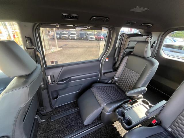 ヴォクシー ハイブリッドＳ－Ｚ　・１０．５型ナビＴＶ・１３．２型有機ＥＬ後席モニター・ＣＤ／ＤＶＤデッキ・快適利便パッケージ・アドバンスドドライブ・パワーバックドア・前後シートヒーター・ＡＣ１００Ｖ１５００Ｗ・ＨＤＭＩ・ＥＴＣ２．０（65枚目）