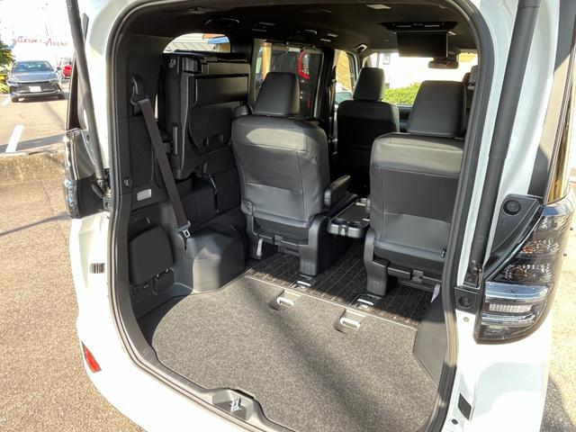 ヴォクシー ハイブリッドＳ－Ｚ　・１０．５型ナビＴＶ・１３．２型有機ＥＬ後席モニター・ＣＤ／ＤＶＤデッキ・快適利便パッケージ・アドバンスドドライブ・パワーバックドア・前後シートヒーター・ＡＣ１００Ｖ１５００Ｗ・ＨＤＭＩ・ＥＴＣ２．０（67枚目）