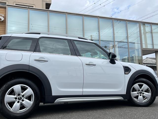 MINI クロスオーバー バッキンガム ・インテリジェントセーフティ・純正ナビ・バックカメラ・LEDヘッド・LEDフォグ・パワーバックドア・コンフォートアクセス・クリアランスソナー・クルーズコントロール・ETC・Bluetooth・禁煙車(9枚目)
