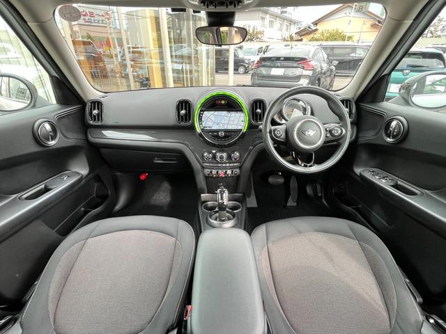 MINI クロスオーバー バッキンガム ・インテリジェントセーフティ・純正ナビ・バックカメラ・LEDヘッド・LEDフォグ・パワーバックドア・コンフォートアクセス・クリアランスソナー・クルーズコントロール・ETC・Bluetooth・禁煙車(13枚目)