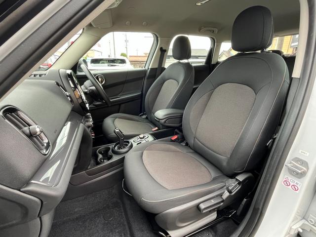 MINI クロスオーバー バッキンガム ・インテリジェントセーフティ・純正ナビ・バックカメラ・LEDヘッド・LEDフォグ・パワーバックドア・コンフォートアクセス・クリアランスソナー・クルーズコントロール・ETC・Bluetooth・禁煙車(15枚目)