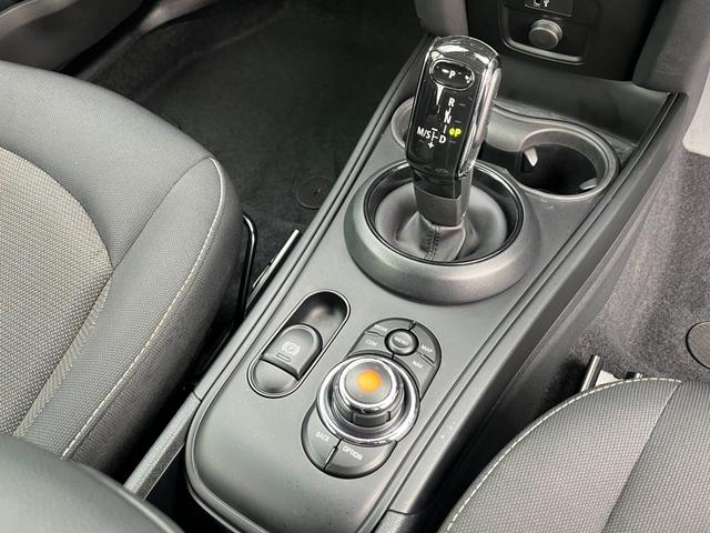 MINI クロスオーバー バッキンガム ・インテリジェントセーフティ・純正ナビ・バックカメラ・LEDヘッド・LEDフォグ・パワーバックドア・コンフォートアクセス・クリアランスソナー・クルーズコントロール・ETC・Bluetooth・禁煙車(20枚目)