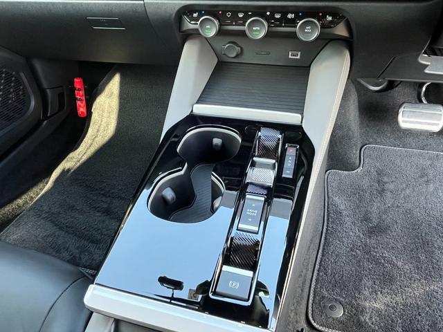 Ｃ５ Ｘ シャインパック　ガラスサンルーフ・純正ナビ・３６０°全周囲カメラレザーシート・前席パワーシート・シートヒーター＆ベンチレーションマッサージ機能付・パワーバックドア・ヘッドアップディスプレイ・前後ドラレコ・ＥＴＣ・禁煙（20枚目）