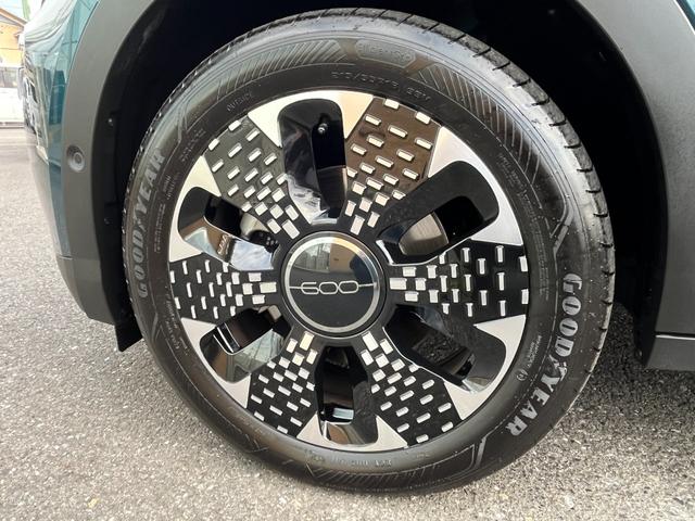 ６００ハイブリッド ラ　プリマ　・新車保証継承・純正ナビ・バックカメラ・ＦＩＡＴモノグラムエコレザーシート・パワーシート・マッサージ機能付シートヒーター・パワーバックドア・ＬＥＤヘッド＆フォグランプ・前後室内型ドラレコ・ＥＴＣ２．０（68枚目）