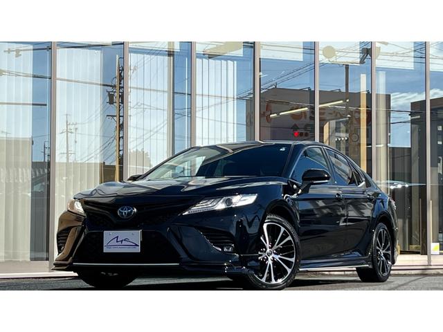 カムリ ＷＳレザーパッケージ　・ＴＲＤエアロ・ＴＲＤドレスアップマフラー・トランクスポイラー・ブラックレザーシート・メーカー装着ナビＴＶ・ＣＤ／ＤＶＤ／Ｂｌｕ－ｒａｙ再生・バックカメラ・前席パワーシート・ＨＵＤ・ＥＴＣ・禁煙車（2枚目）