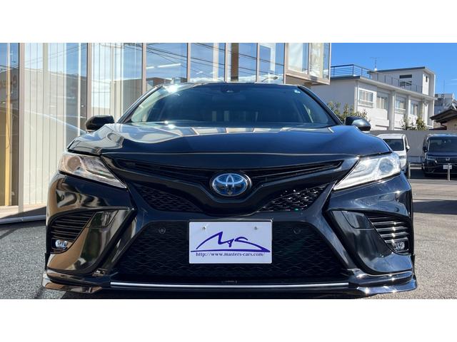 カムリ ＷＳレザーパッケージ　・ＴＲＤエアロ・ＴＲＤドレスアップマフラー・トランクスポイラー・ブラックレザーシート・メーカー装着ナビＴＶ・ＣＤ／ＤＶＤ／Ｂｌｕ－ｒａｙ再生・バックカメラ・前席パワーシート・ＨＵＤ・ＥＴＣ・禁煙車（3枚目）