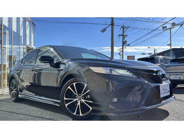 カムリ ＷＳレザーパッケージ　・ＴＲＤエアロ・ＴＲＤドレスアップマフラー・トランクスポイラー・ブラックレザーシート・メーカー装着ナビＴＶ・ＣＤ／ＤＶＤ／Ｂｌｕ－ｒａｙ再生・バックカメラ・前席パワーシート・ＨＵＤ・ＥＴＣ・禁煙車（4枚目）