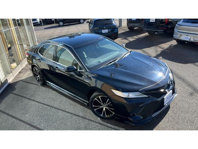 カムリ ＷＳレザーパッケージ　・ＴＲＤエアロ・ＴＲＤドレスアップマフラー・トランクスポイラー・ブラックレザーシート・メーカー装着ナビＴＶ・ＣＤ／ＤＶＤ／Ｂｌｕ－ｒａｙ再生・バックカメラ・前席パワーシート・ＨＵＤ・ＥＴＣ・禁煙車（5枚目）